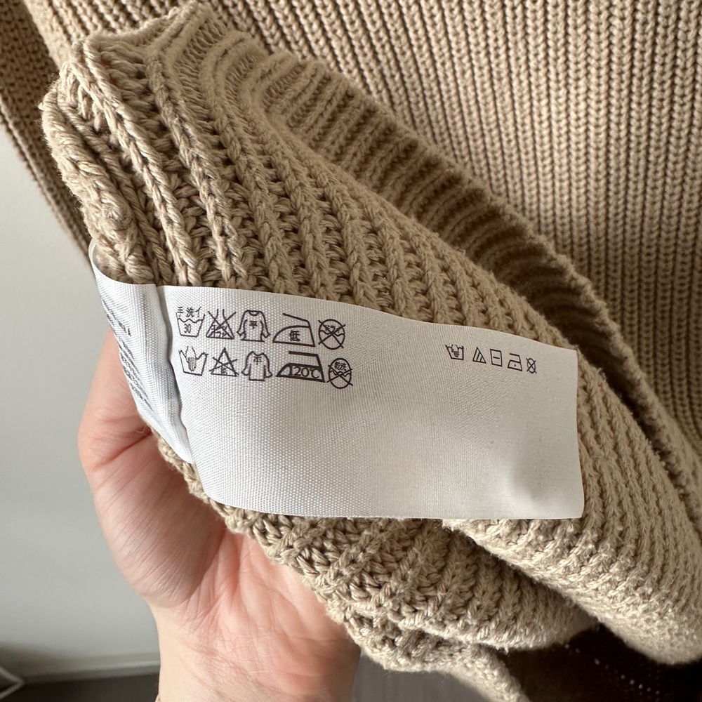 Abercrombie Camel Knit Turtleneck Sweater Size S - Picture 9 of 9
